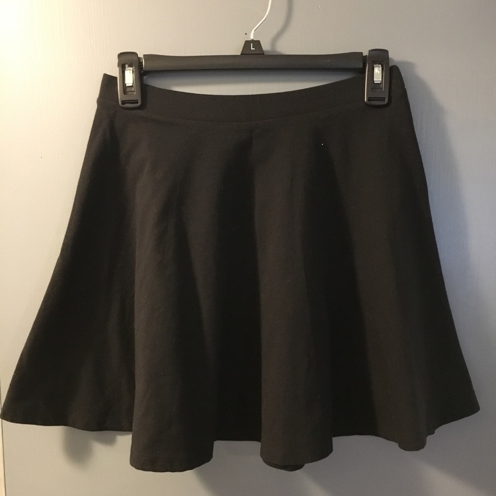 Black skater skirt